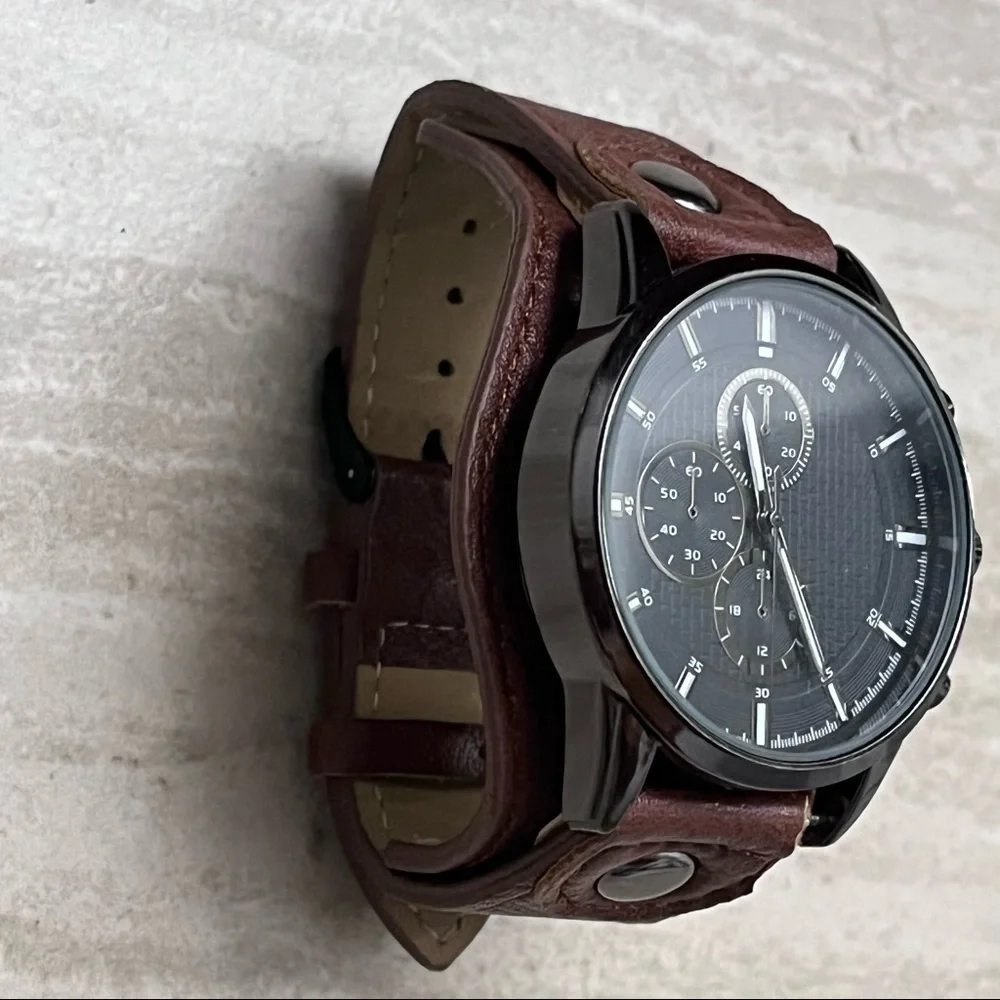 Mens Wristwatch - Picture 5 of 15
